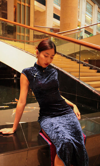 INDIGO CRUSHED VELVET CHEONGSAM