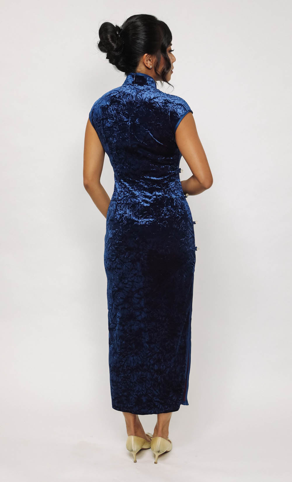 INDIGO CRUSHED VELVET CHEONGSAM