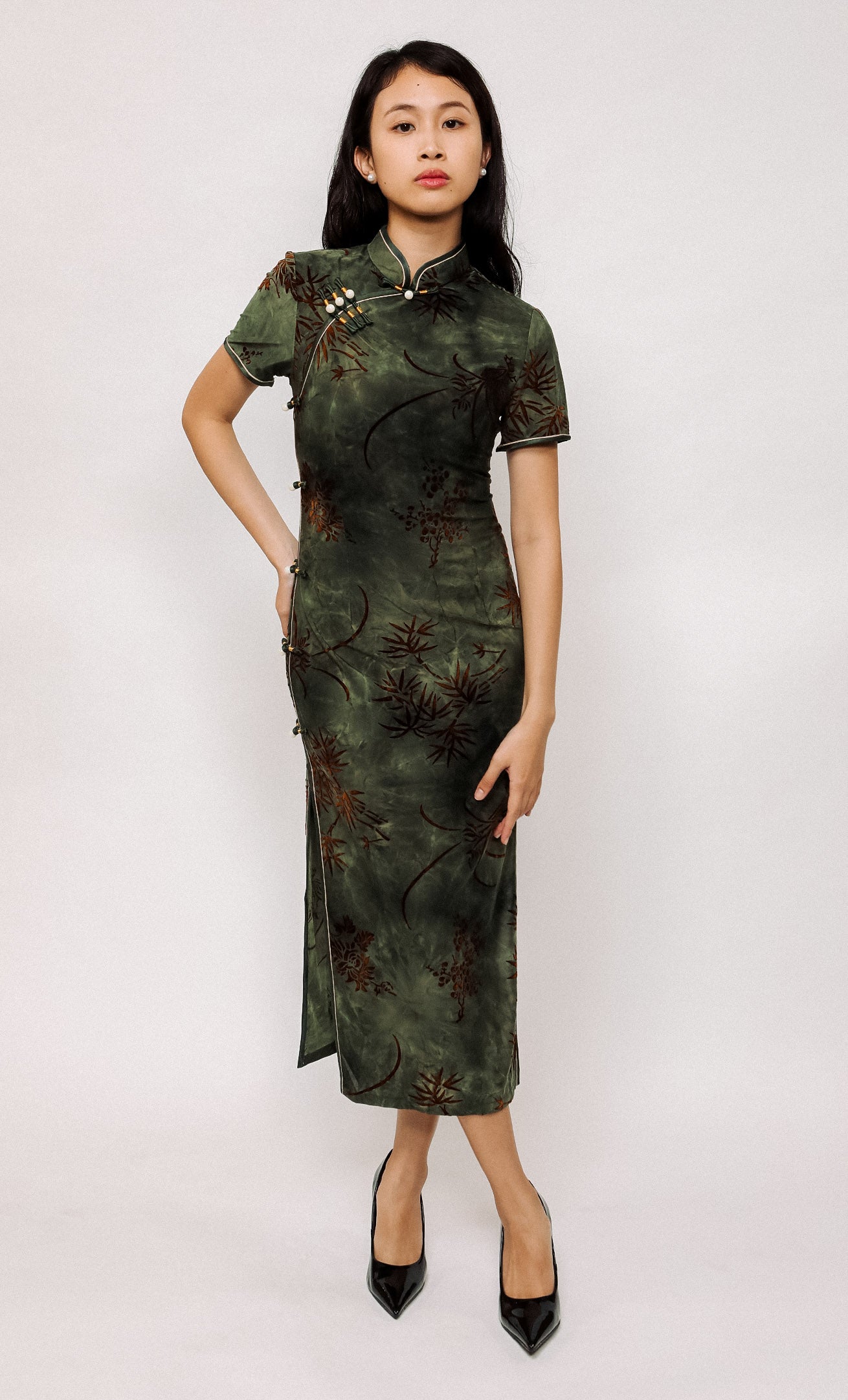 VERDANT PINE SILK-BLEND CHEONGSAM