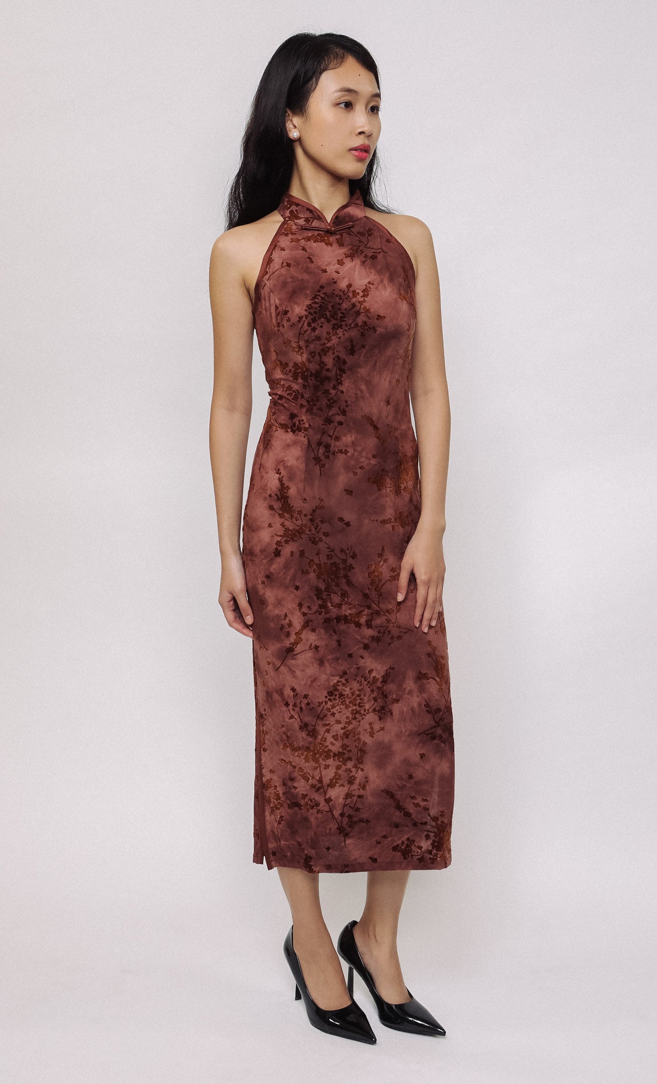 DARK SIENNA HALTERNECK SILK-BLEND CHEONGSAM