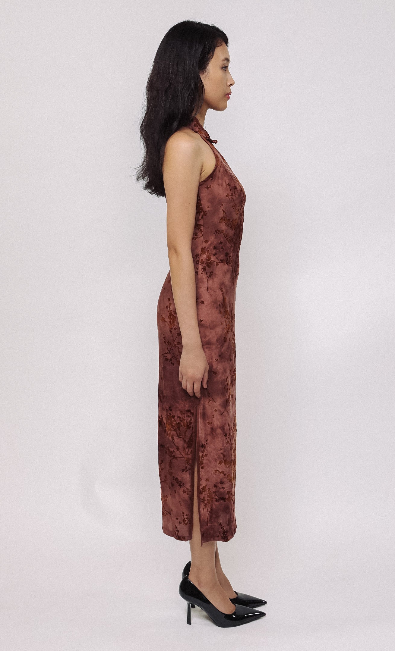 DARK SIENNA HALTERNECK SILK-BLEND CHEONGSAM