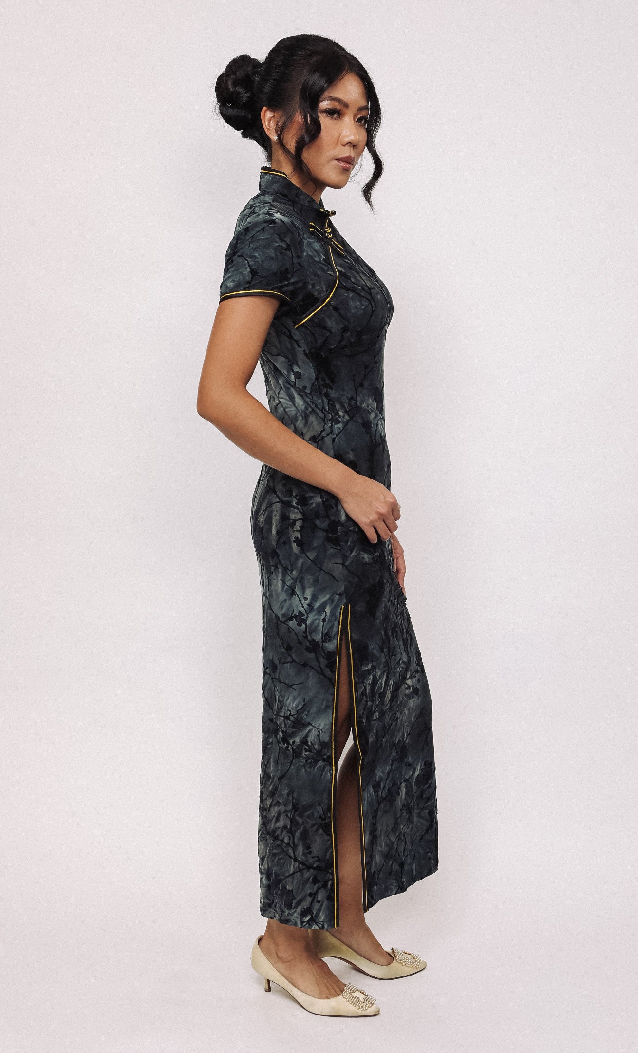 CINDER DUSK SILK-BLEND CHEONGSAM