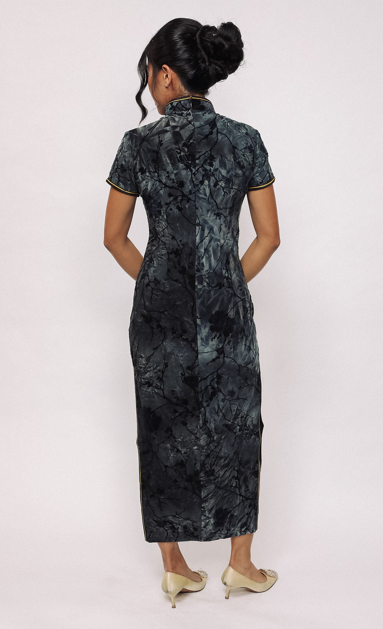 CINDER DUSK SILK-BLEND CHEONGSAM