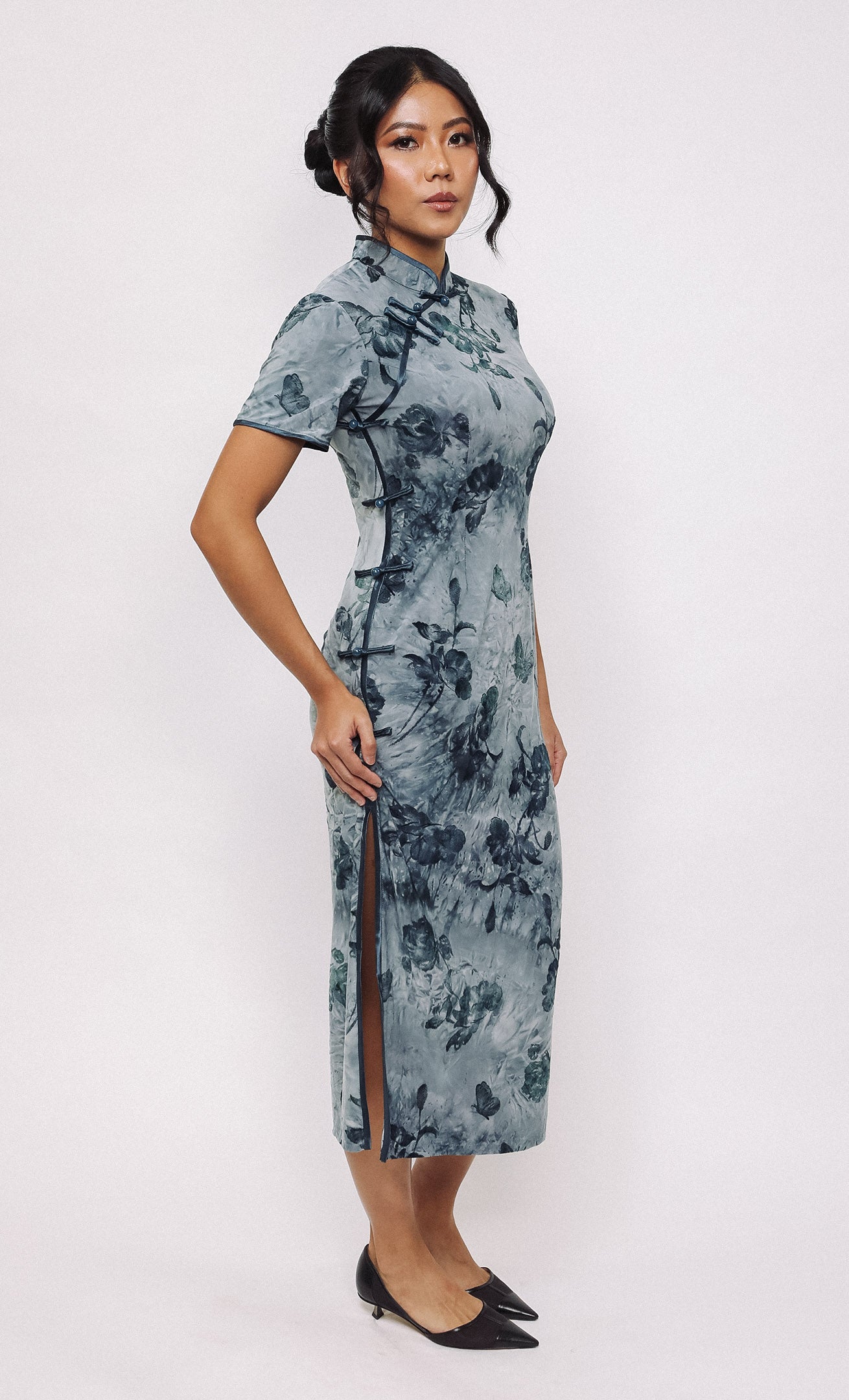 CORNFLOWER BLOOM SILK-BLEND CHEONGSAM