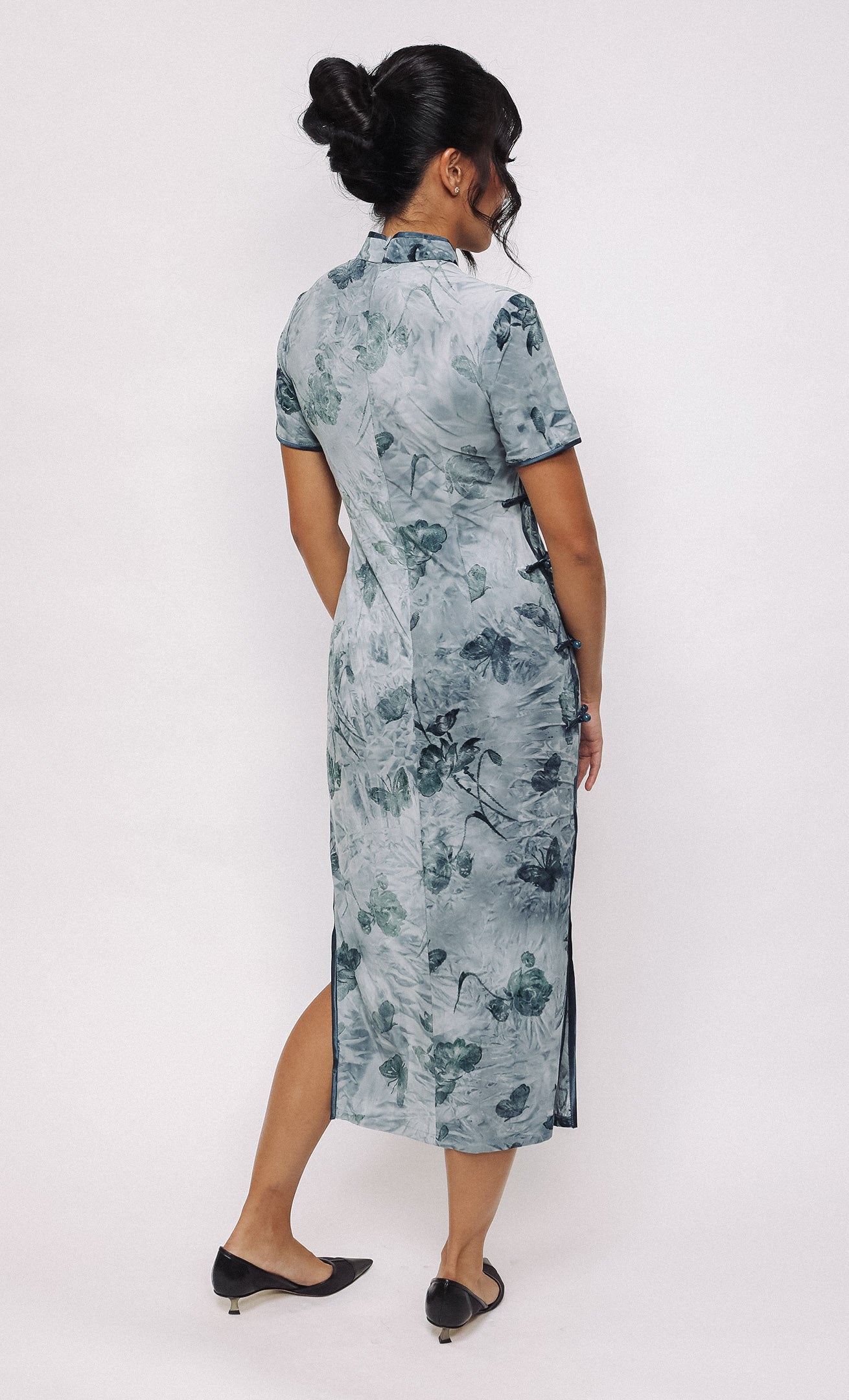 CORNFLOWER BLOOM SILK-BLEND CHEONGSAM